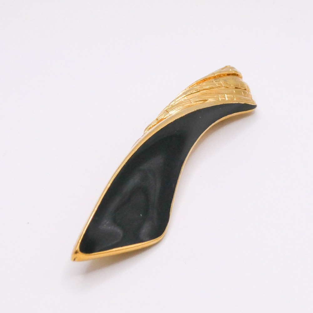 Vintage Trifari Black Enamel Gold Tone Abstract Twisted 2.8" Brooch Retro